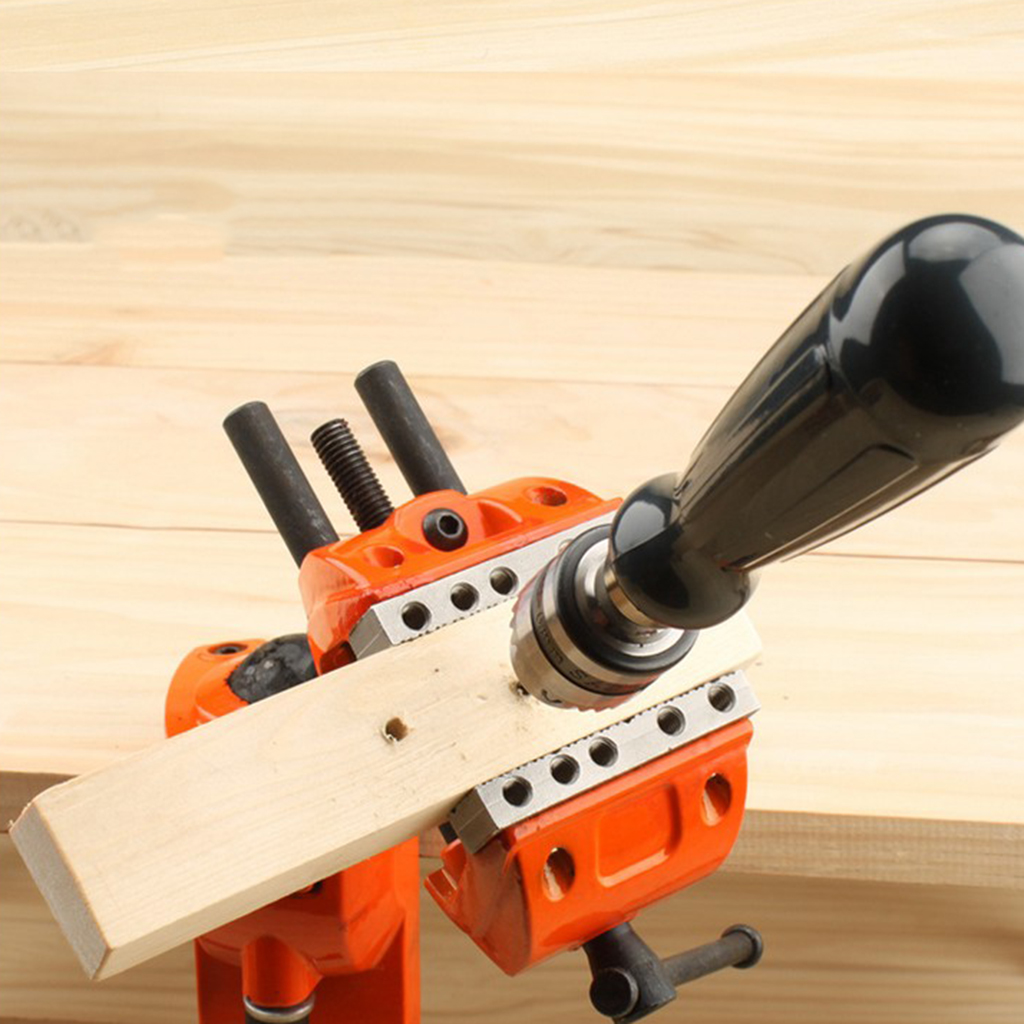 Hand Tools In Workshop - Set di trapani manuali per officina
